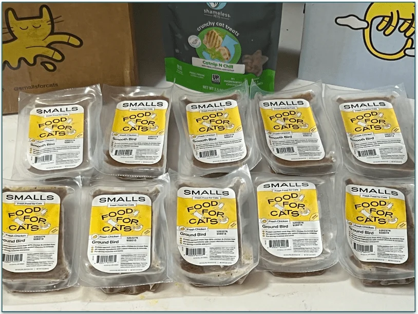 10 piles of Smalls cat food in Smooth Bird and Ground Bird flavors