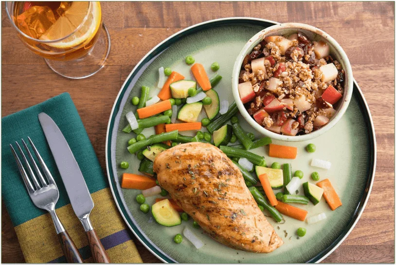 the chicken with veggies meal from mom's meals' media kit located at https://www.momsmeals.com/media/